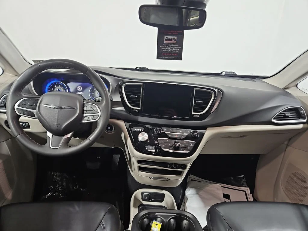 Used 2023 Gray Chrysler Touring L image 13