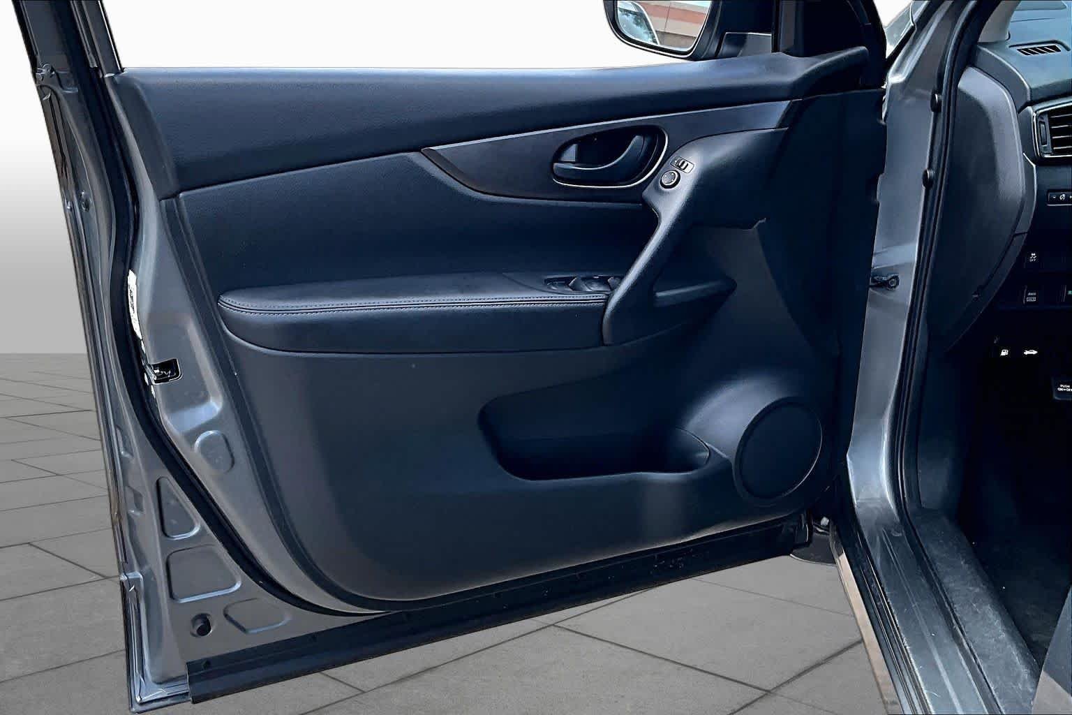 Used 2018 Gun Metallic Nissan S image 22