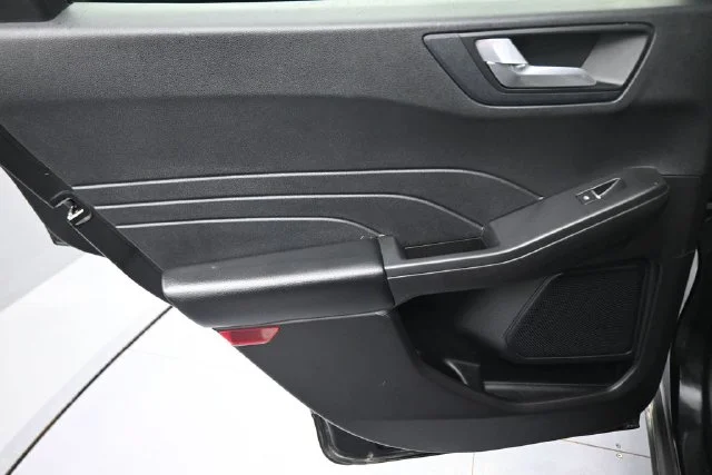 Used 2021 Black Ford SE image 18