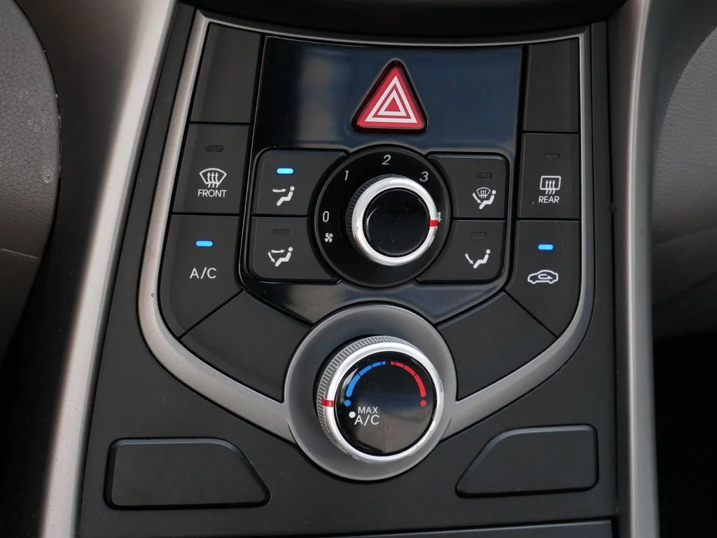 Used 2014 Gray Hyundai SE image 23