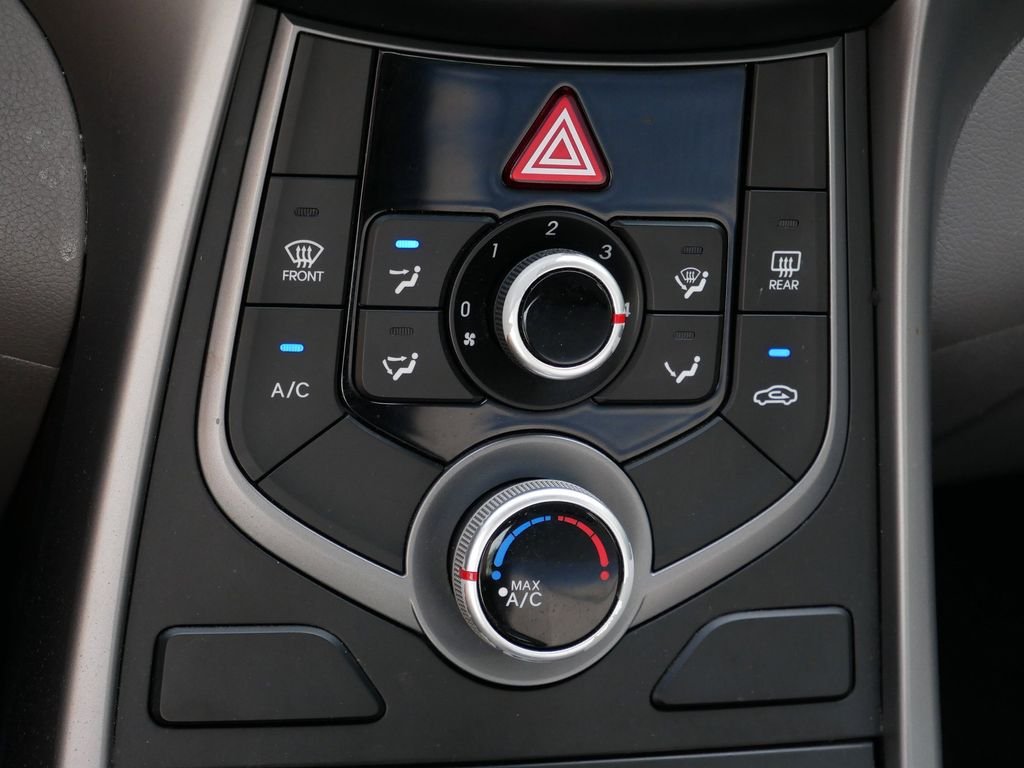 Used 2014 Gray Hyundai SE image 23