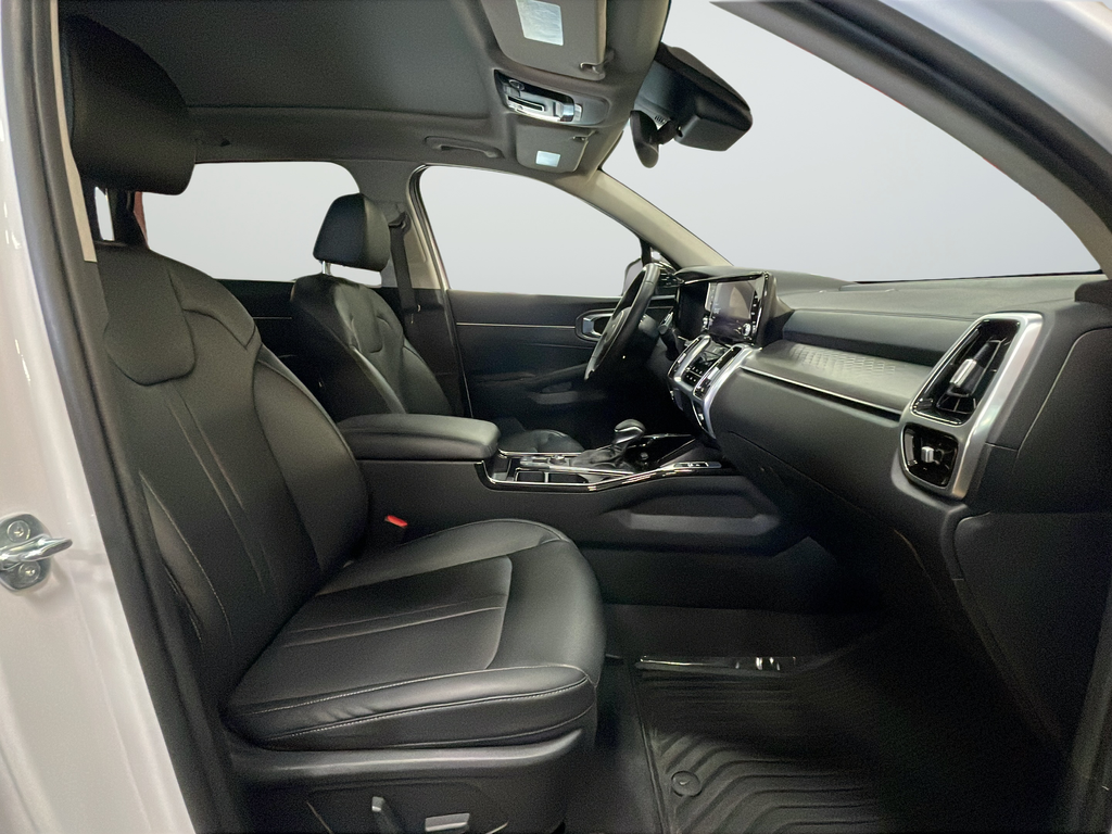 Used 2023 White Kia SX image 26
