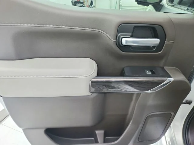 Used 2019 Silver Chevrolet LTZ image 32