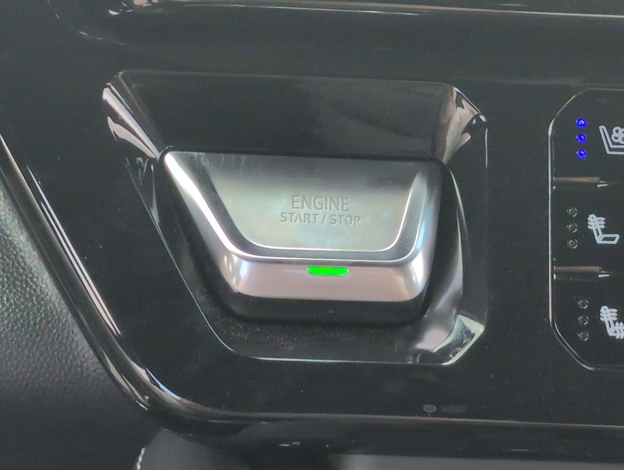 2026 GMC Sierra 1500 AT4X - Photo 17