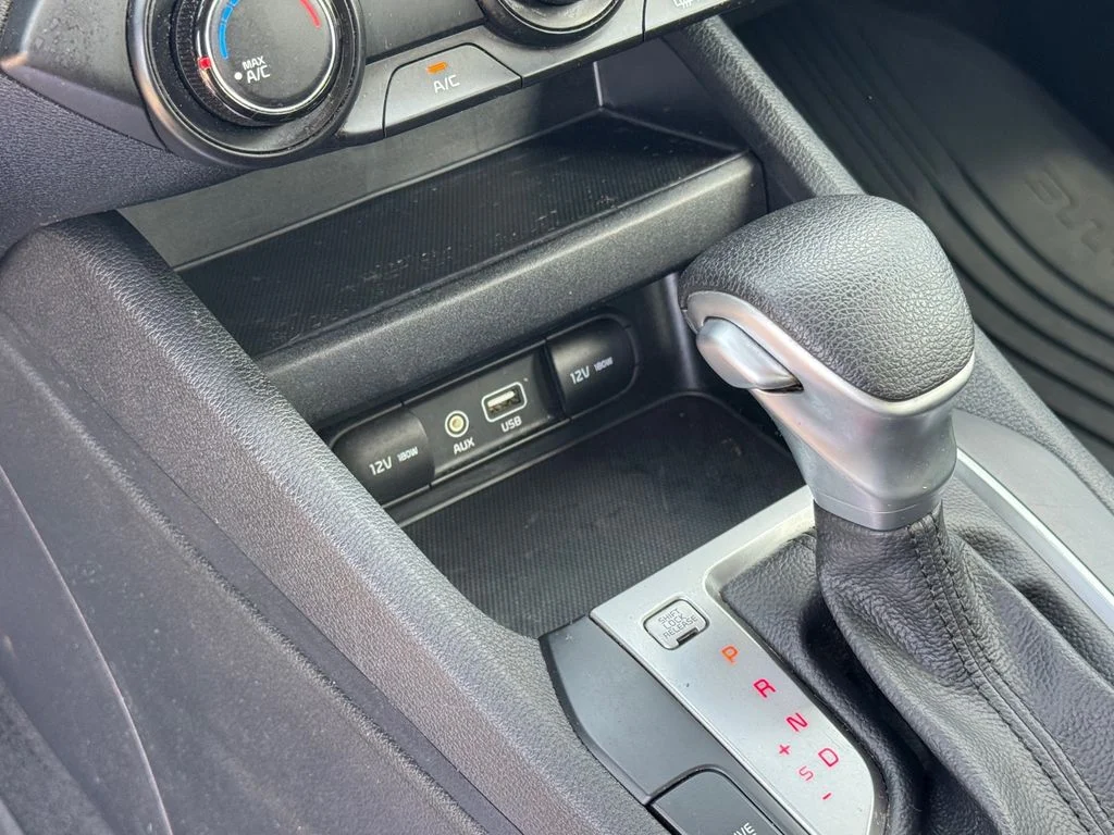 Used 2020 White Kia FE image 22