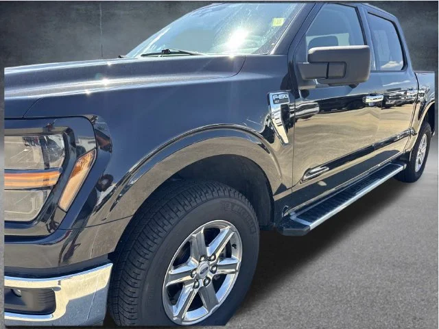 Used 2024 Black Ford XLT image 9