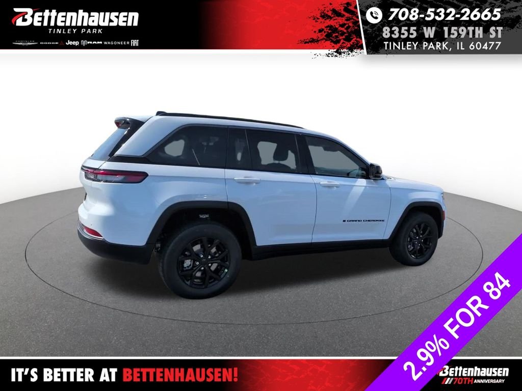 New 2026 Bright White Clear-Coat Exterior Paint Jeep Laredo Altitude image 5