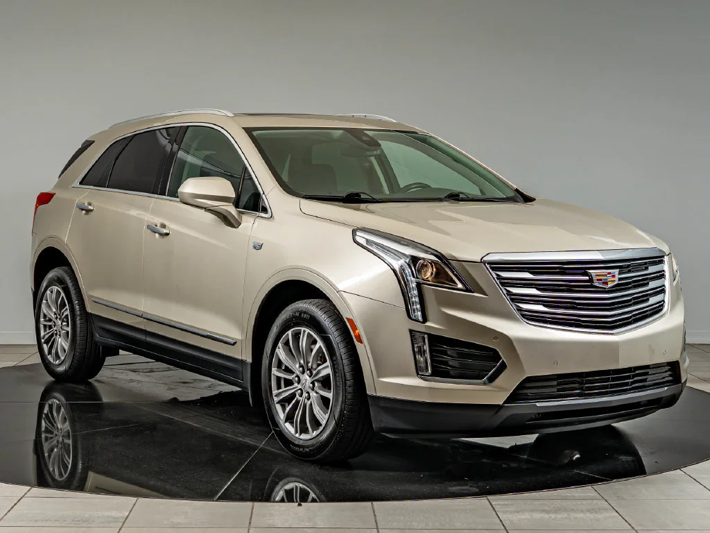 Used 2017 Silver Coast Metallic Cadillac Luxury image 3