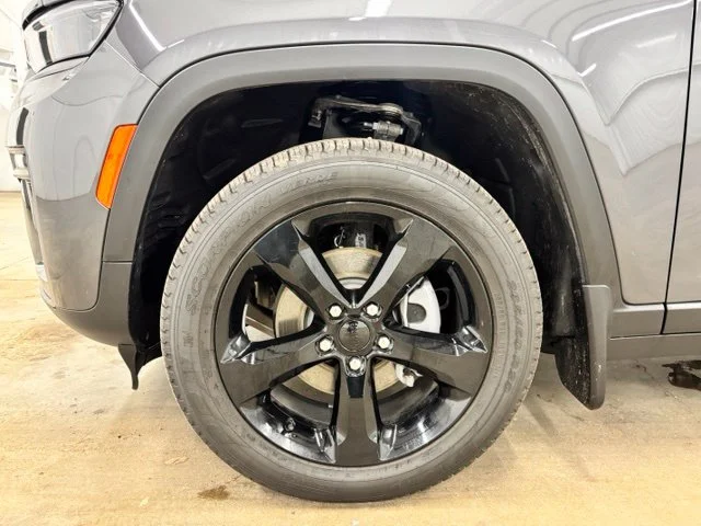 Used 2026 Gray Jeep Limited image 9
