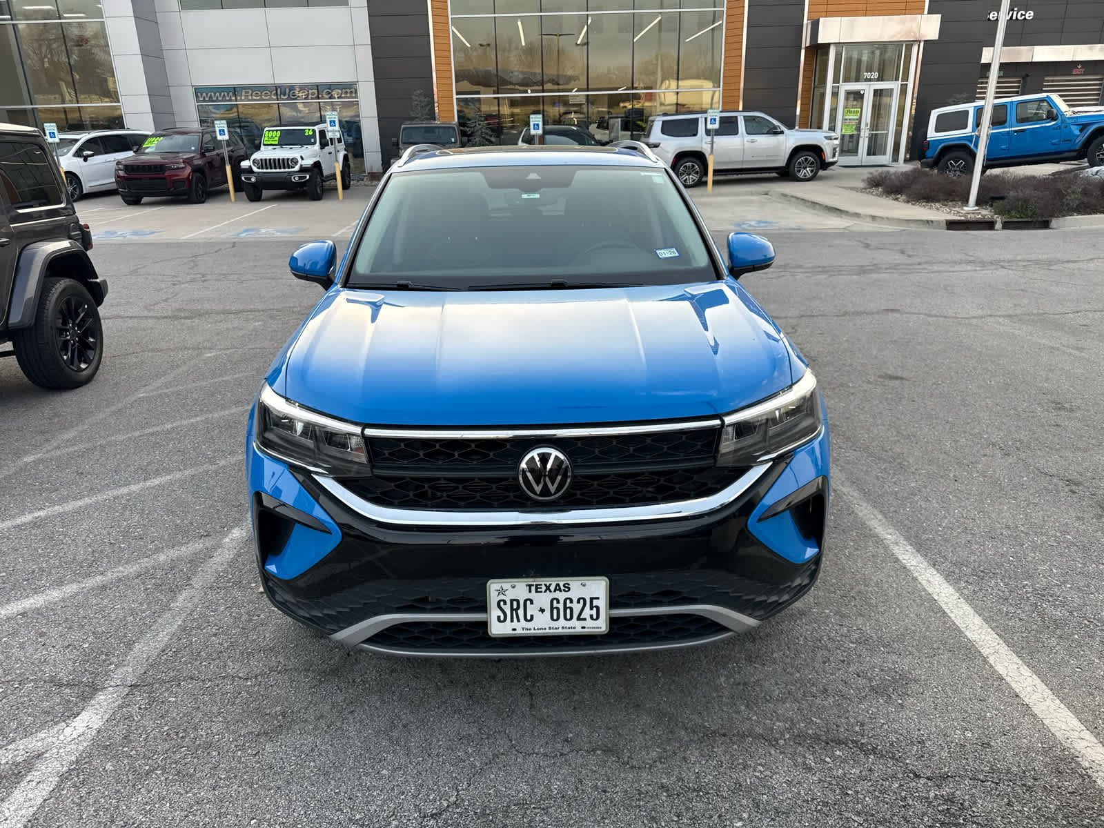 Used 2023 Volkswagen Taos SE with VIN 3VVNX7B20PM308030 for sale in Kansas City