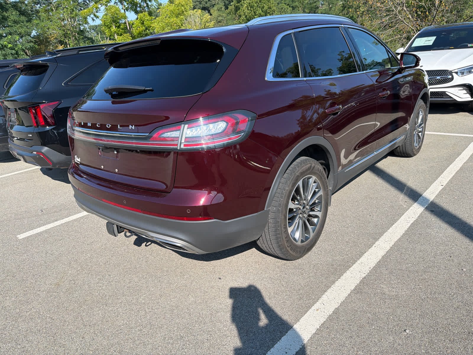 Used 2022 Burgundy Velvet Lincoln Reserve image 8