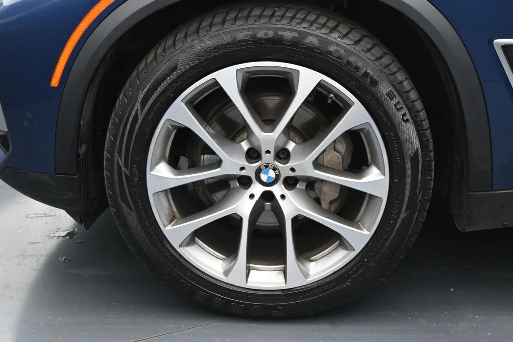 Used 2023 Blue BMW xDrive40i image 24