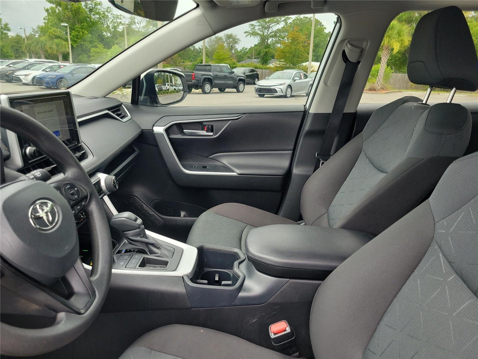 Used 2025 Ice Cap Toyota XLE image 21