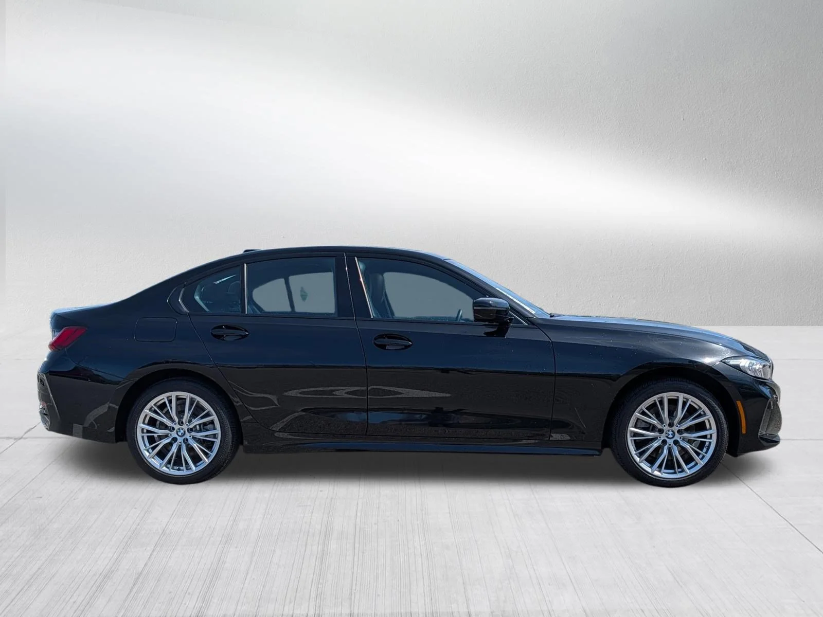 2023 BMW 3 Series 330i - Photo 8