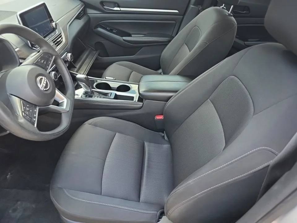 Certified Used 2023 Silver Nissan 2.5 SV image 5