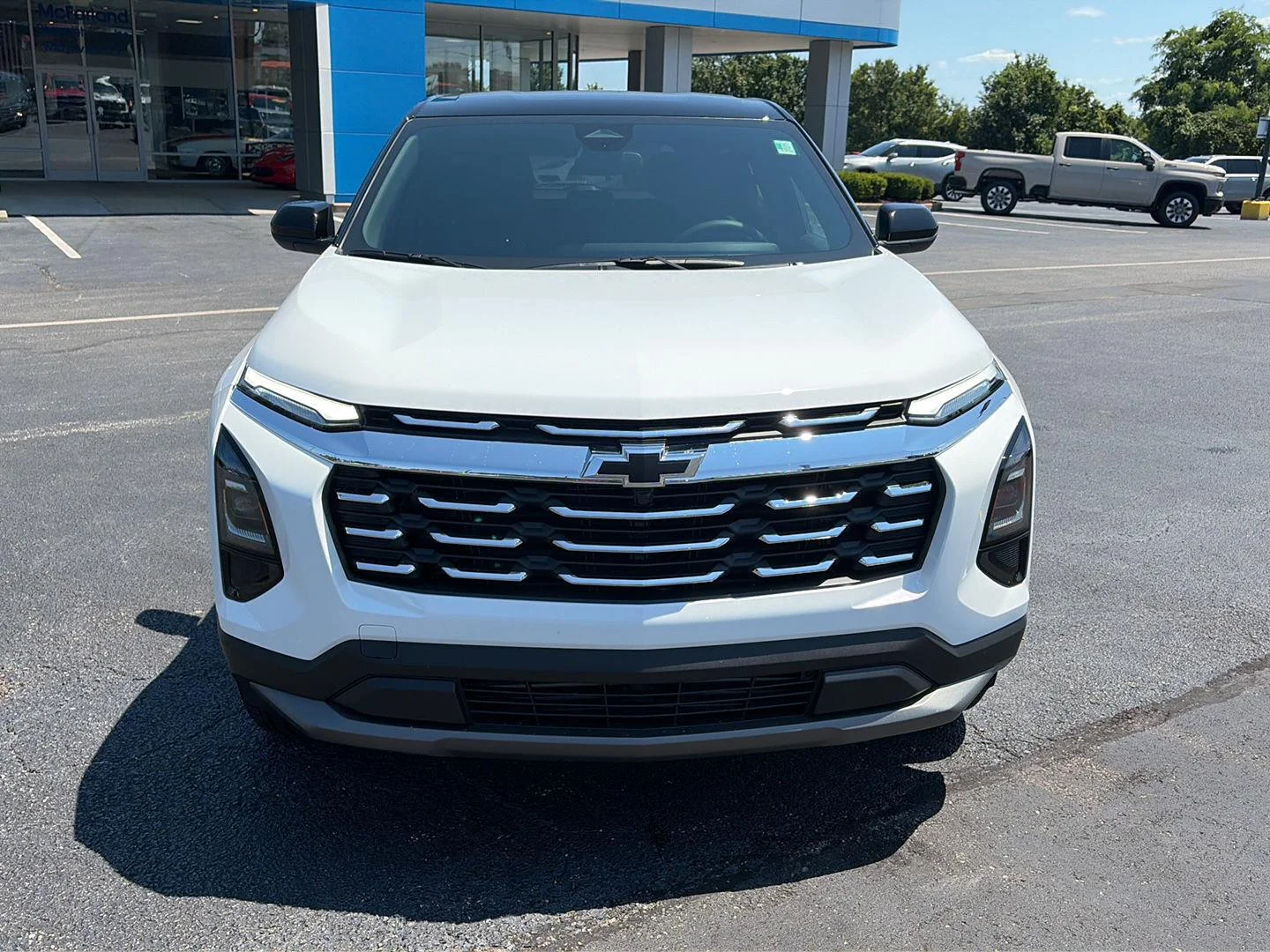 2027 Chevrolet Equinox LT - Photo 8