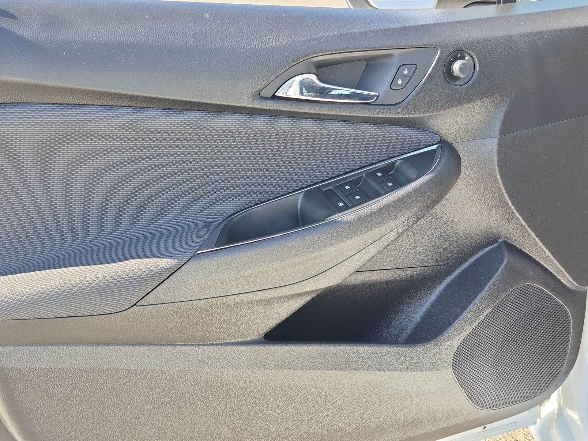 Used 2019 White Chevrolet LS image 22