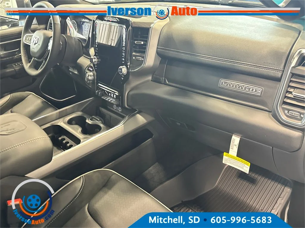 New 2026 Hydro Blue Pearl-Coat Exterior Paint RAM Laramie image 33