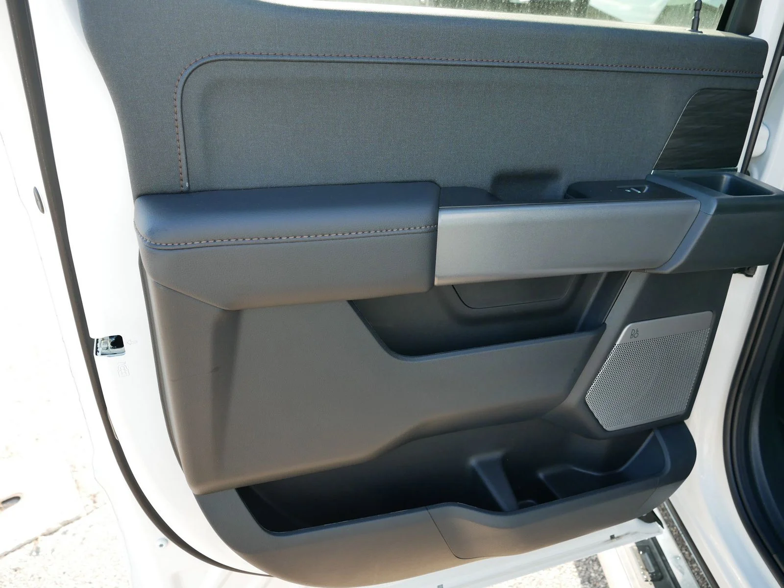 2025 Ford F-150 Lariat - Photo 16