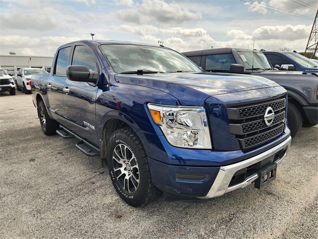 2021 Nissan Titan SV
