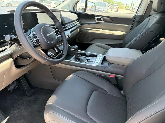 New 2026 Snow White Pearl Kia LXS image 16
