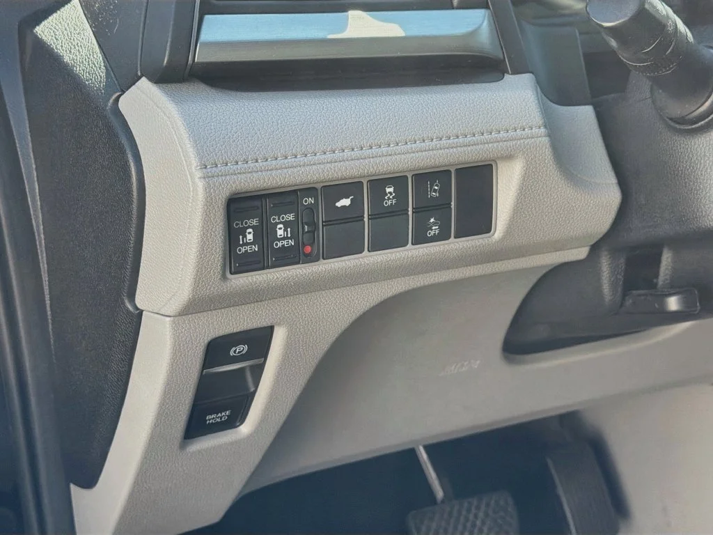 Used 2020 Black Honda EX-L image 10