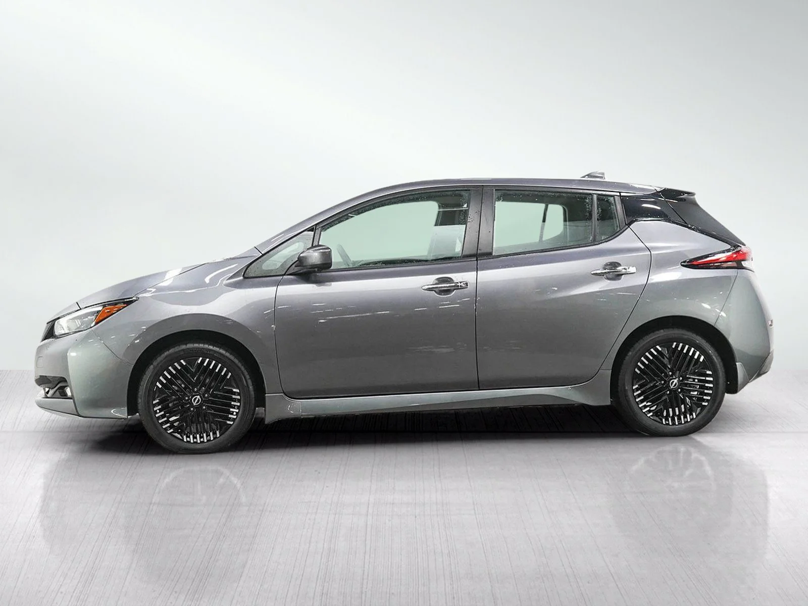 Used 2024 Nissan LEAF SV PLUS with VIN 1N4CZ1CV4RC556443 for sale in Minneapolis, Minnesota