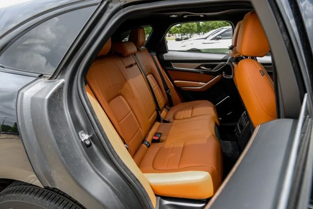 2026 Jaguar F-Pace R-Dynamic S - Photo 42