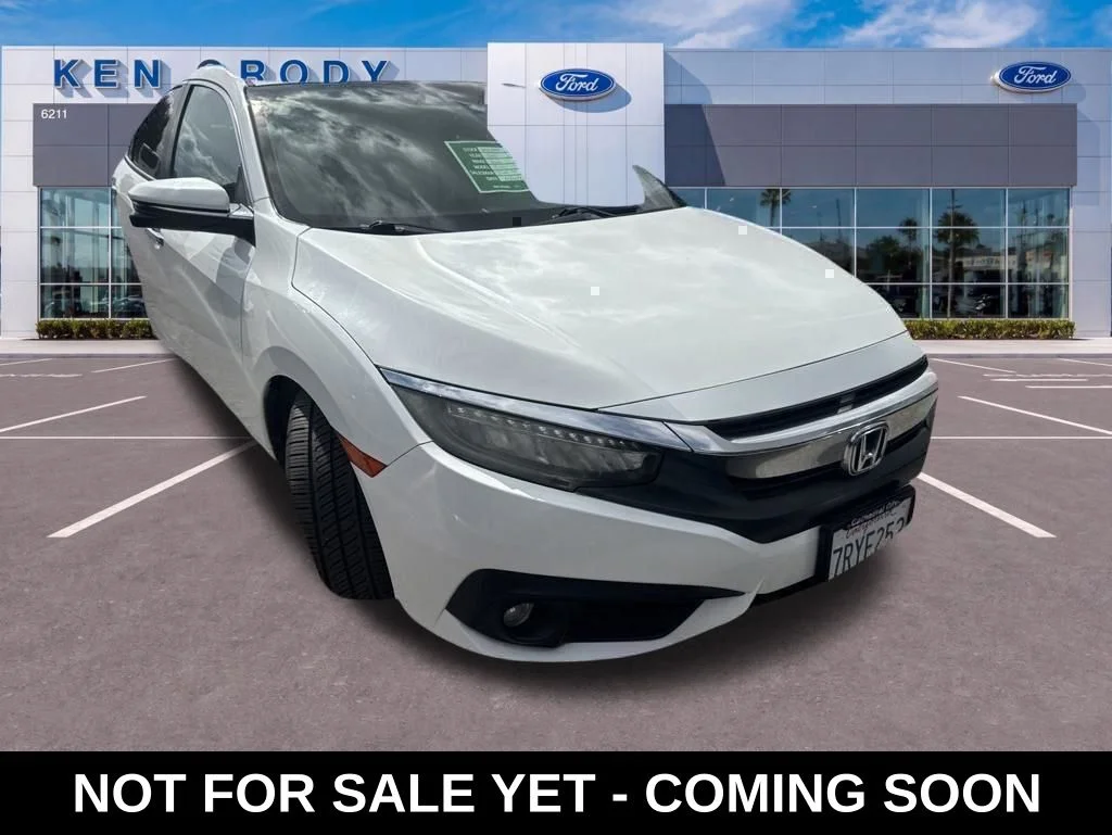 2016 Honda Civic Touring CVT's photo