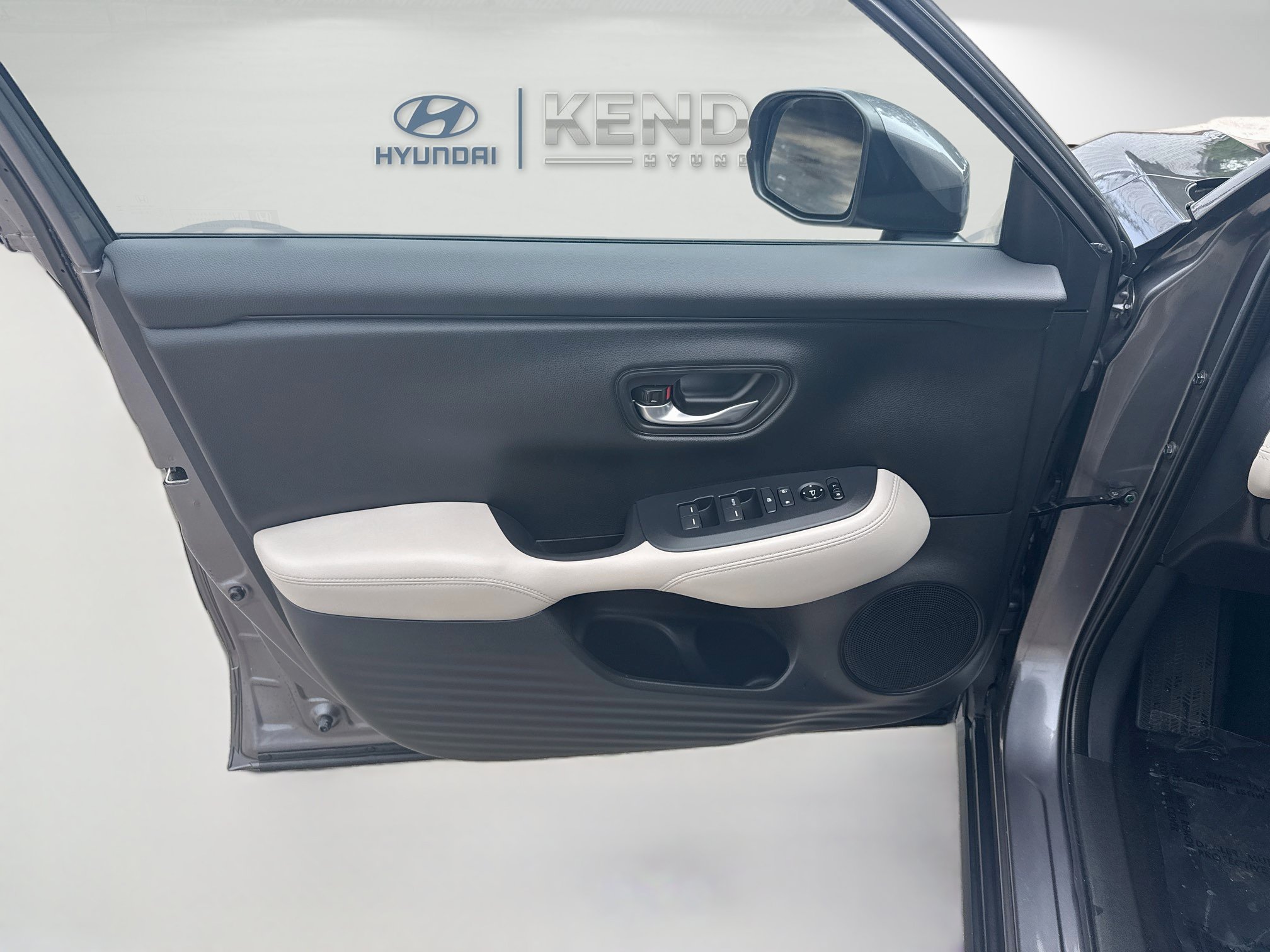 Used 2025 Urban Gray Pearl Honda LX image 17