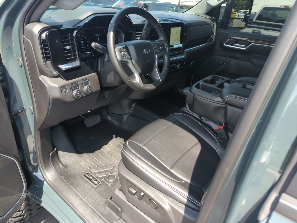 Used 2025 Gray Chevrolet LT image 11