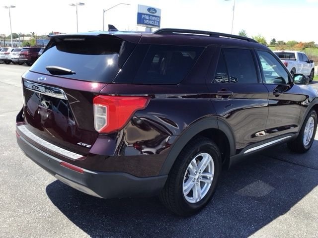 Certified Used 2022 Jewel Red Metallic Ford XLT image 4