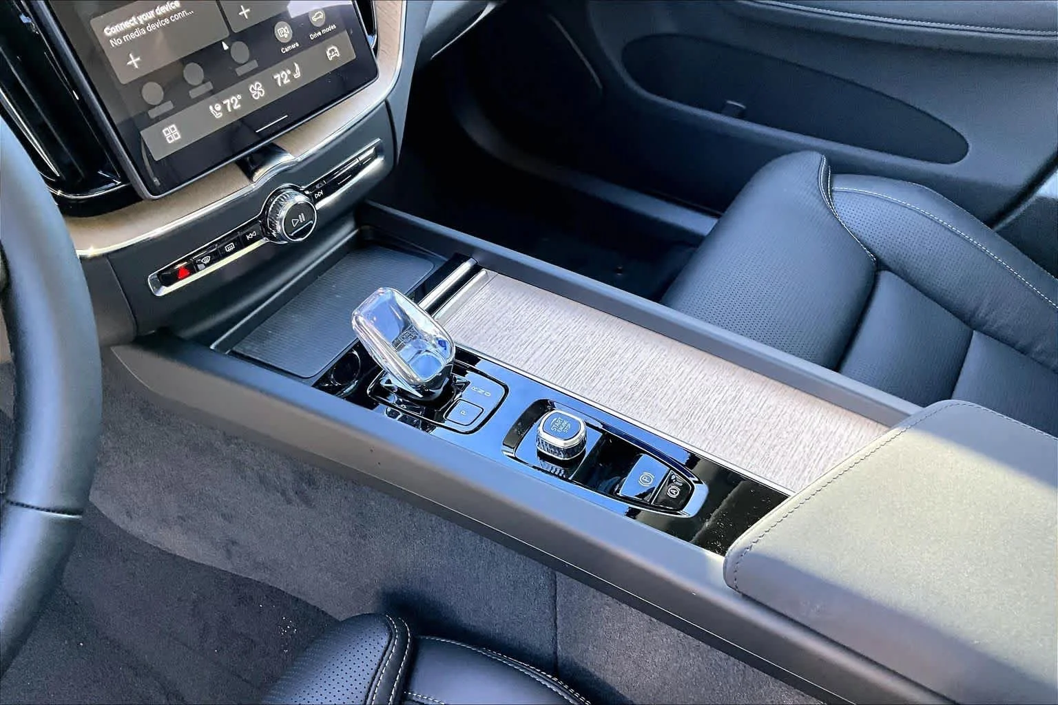 New 2026 Vapour Grey Volvo Ultra image 10