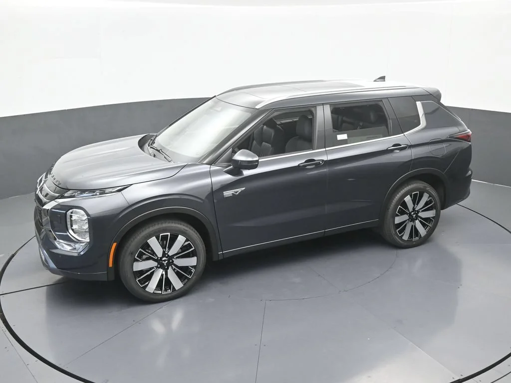 New 2026 Gray Mitsubishi SEL S-AWC image 57