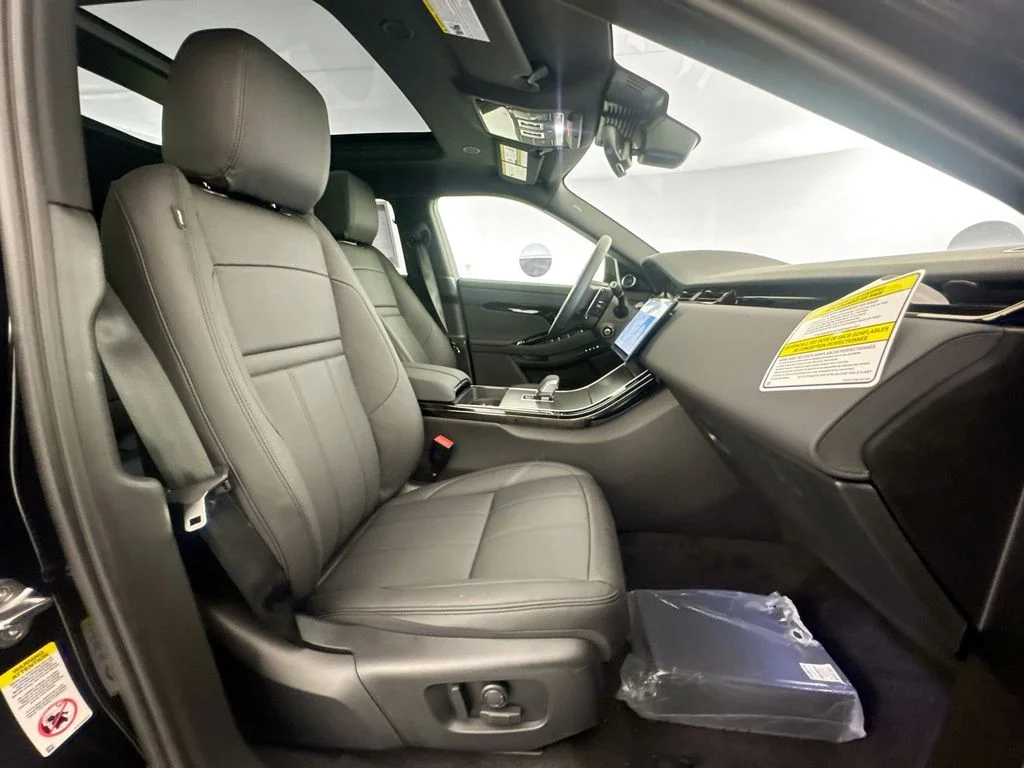 New 2026 Santorini Black Land Rover Core S image 28