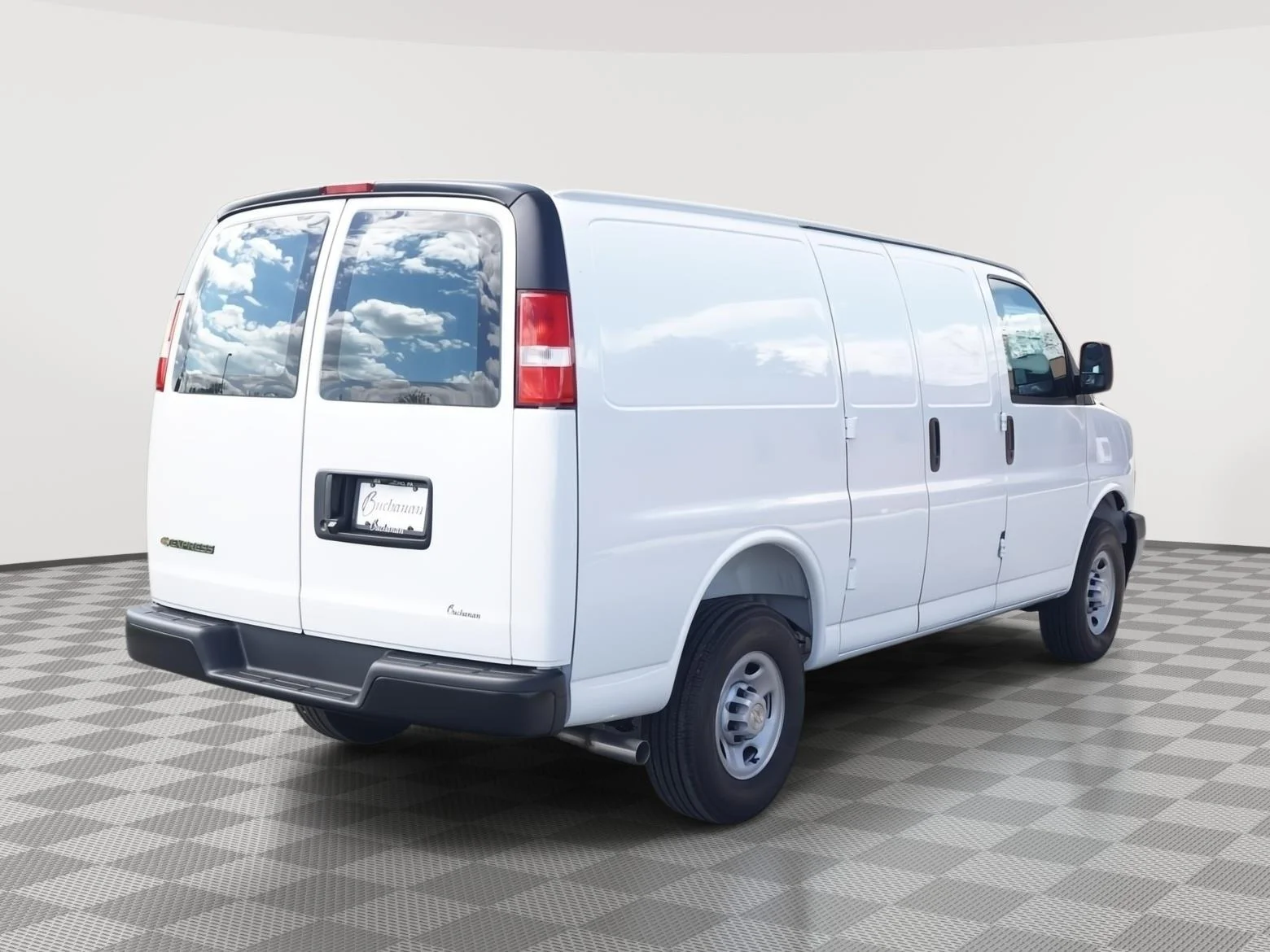 New 2026 Summit White Chevrolet WT image 3