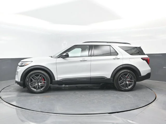New 2027 Avalanche Gray Ford ST image 4