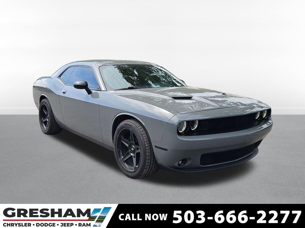 2019 Dodge Challenger SXT Plus Auto's photo
