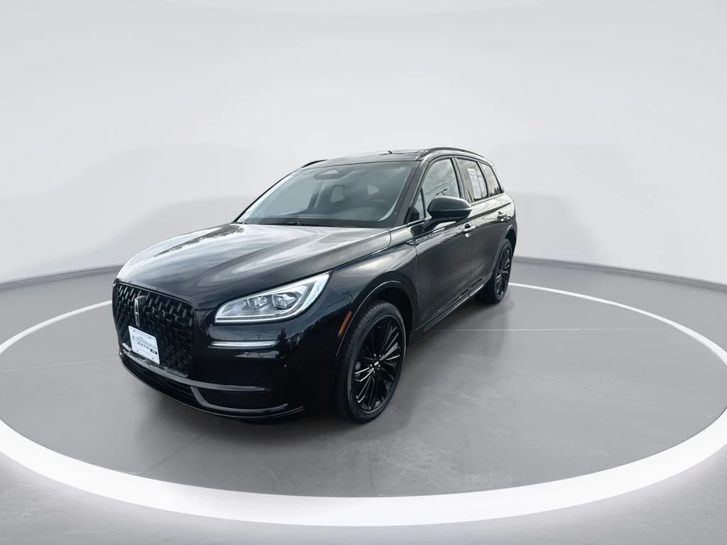 Used 2023 Black Lincoln Reserve image 4