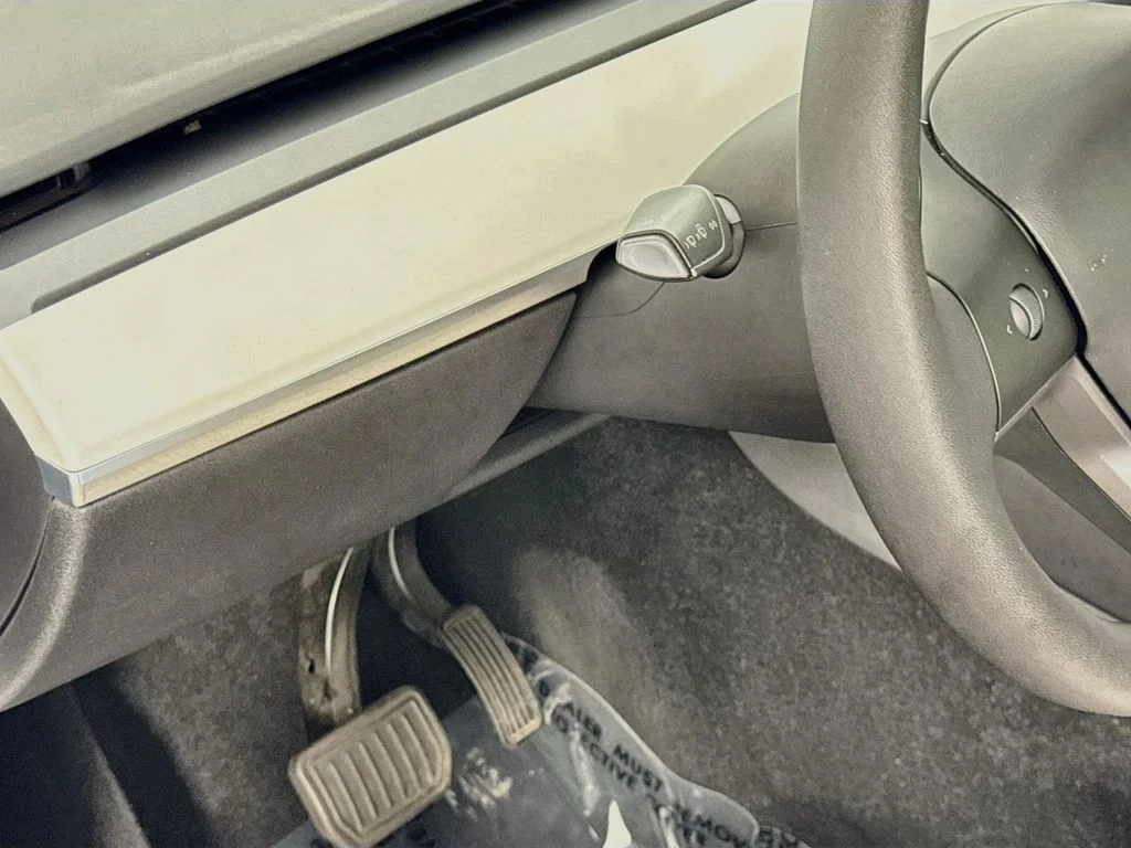 Used 2022 Blue Tesla Long Range image 10