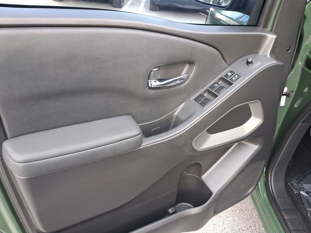 Used 2022 Green Nissan SV image 16