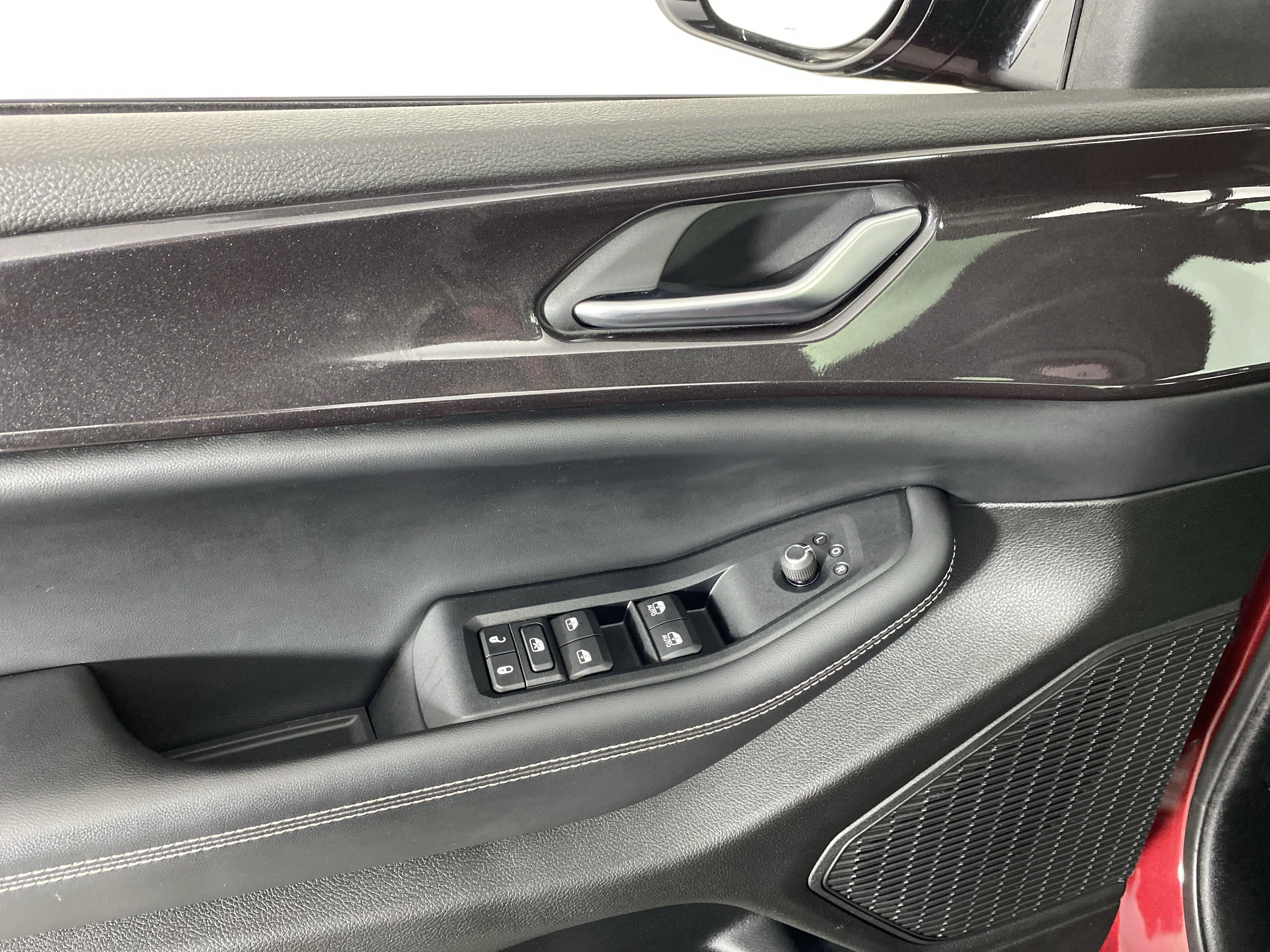 Used 2023 Velvet Red Pearlcoat Jeep Altitude image 15