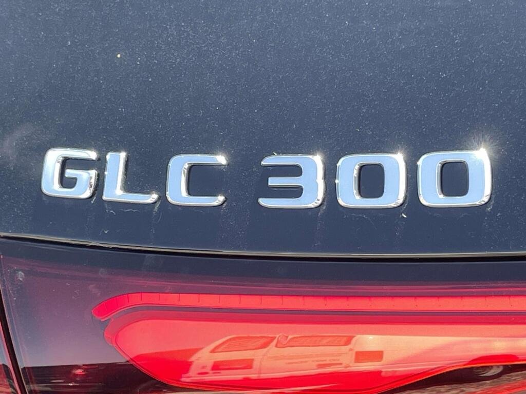 New 2026 2040/Black Mercedes-Benz GLC 300 image 14
