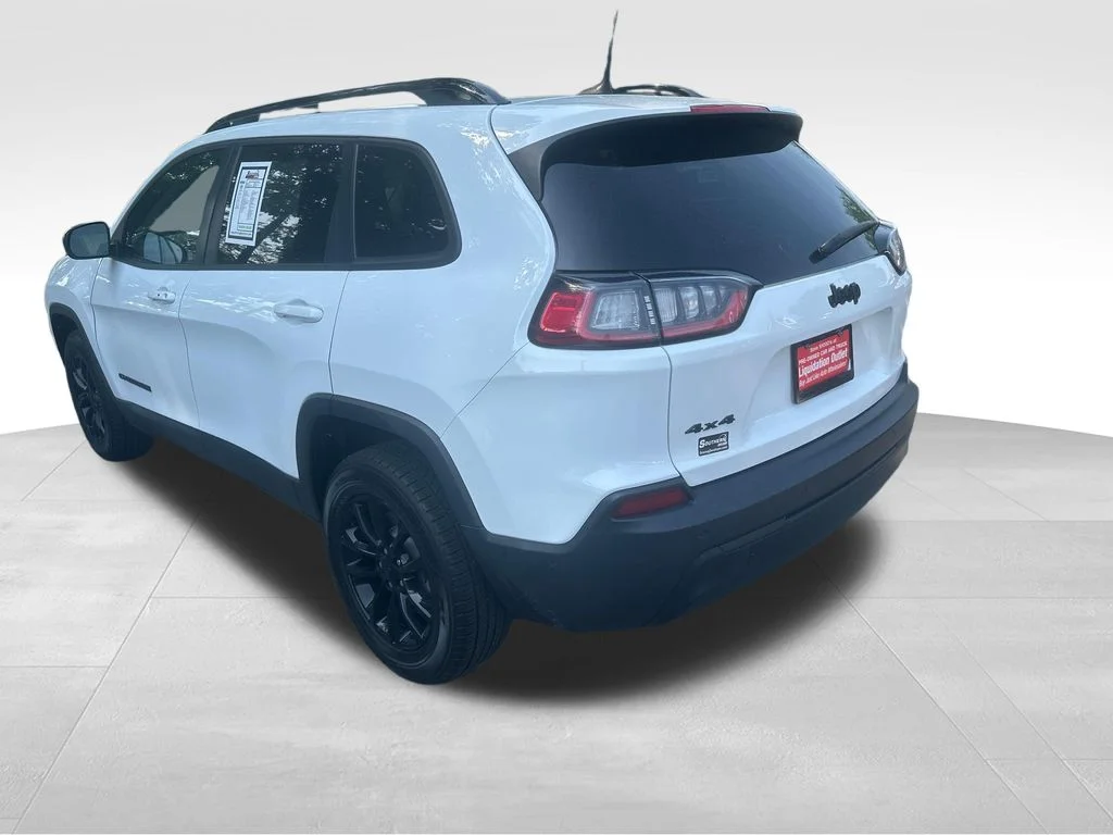 Used 2023 White Jeep Altitude image 21