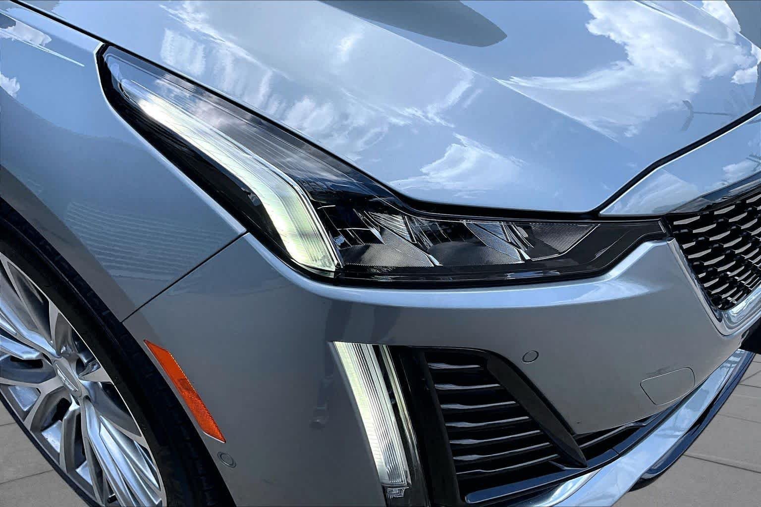 Used 2023 Argent Silver Metallic Cadillac Premium Luxury image 28