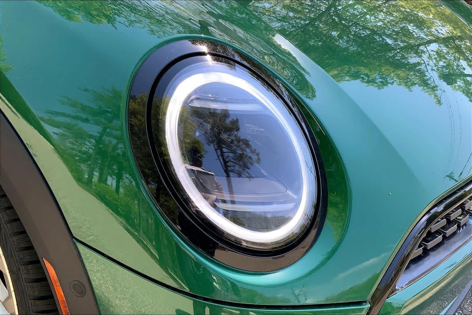 New 2026 British Racing Green IV Metallic MINI Signature Plus image 13