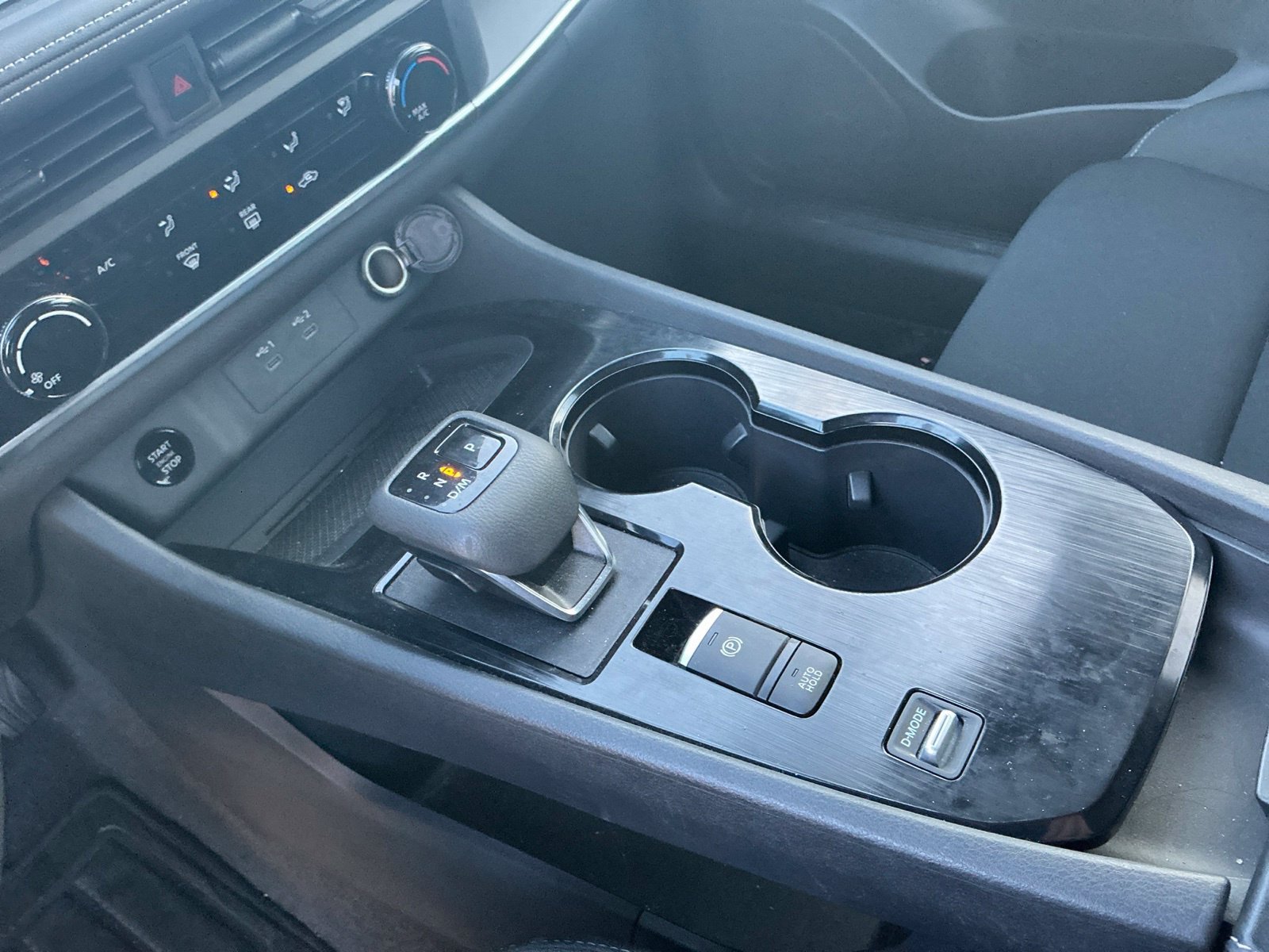 Used 2025 White Nissan S image 18