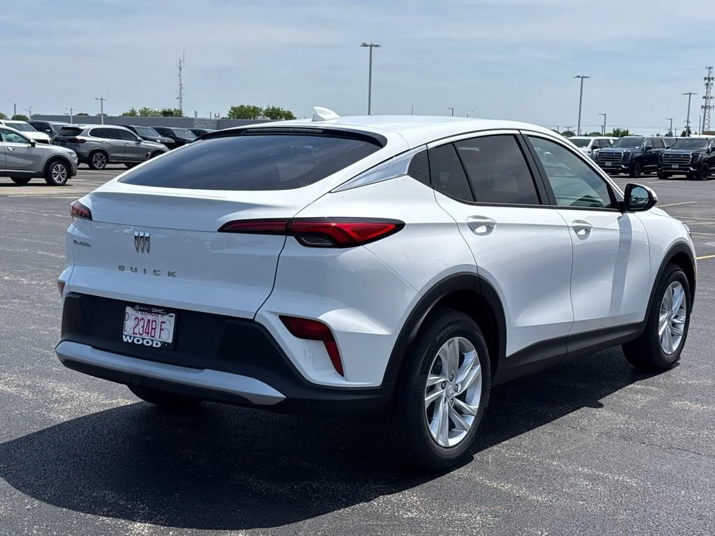 New 2026 Summit White Buick Preferred image 10