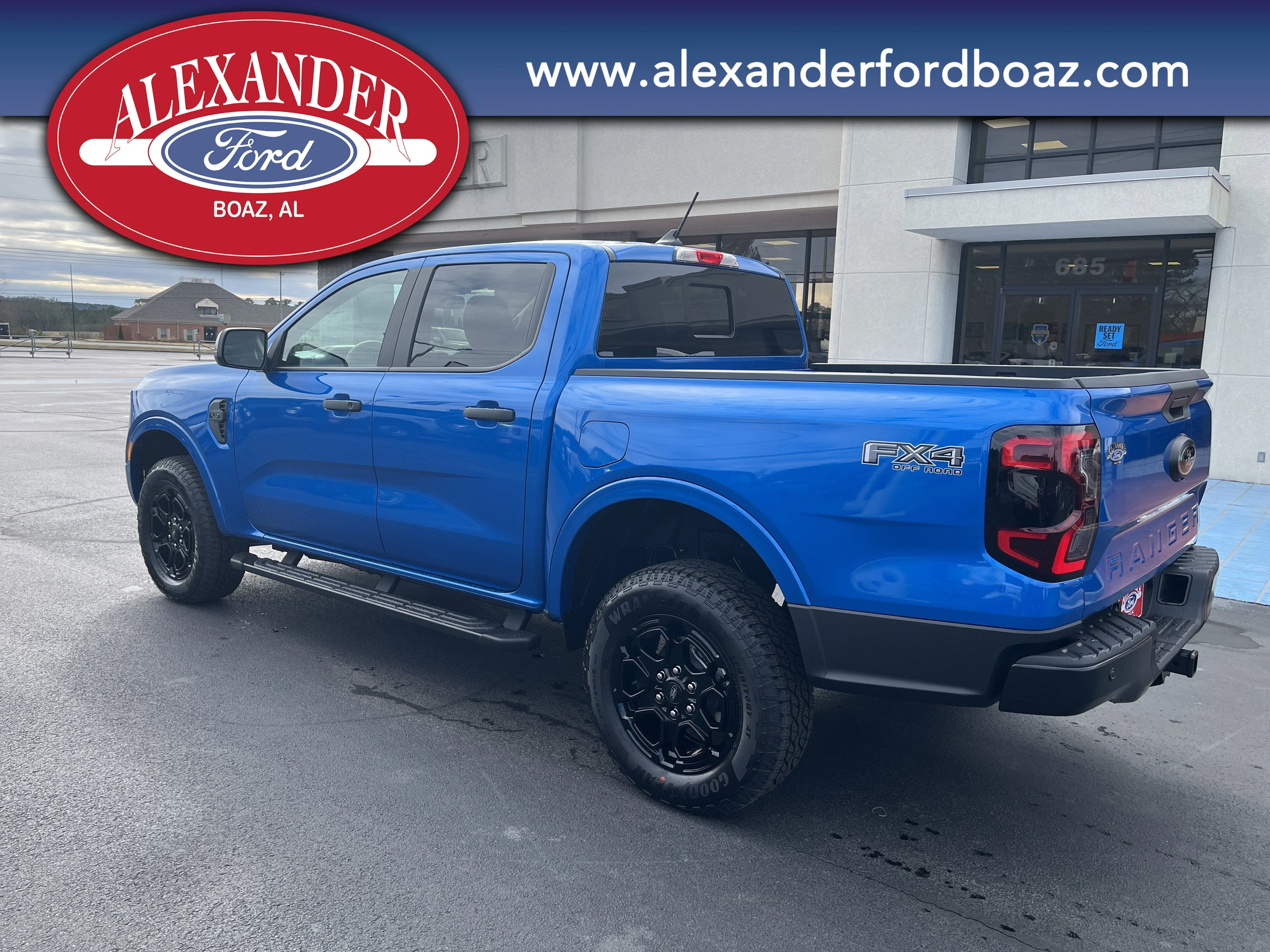 New 2025 Velocity Blue Metallic Ford XLT image 2