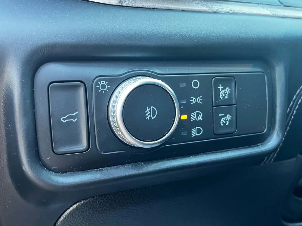 Used 2020 White Ford Platinum image 26